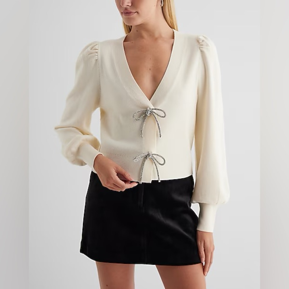 Express V-Neck Embellished‎ Bow Cardigan Size M No Signs of Wear